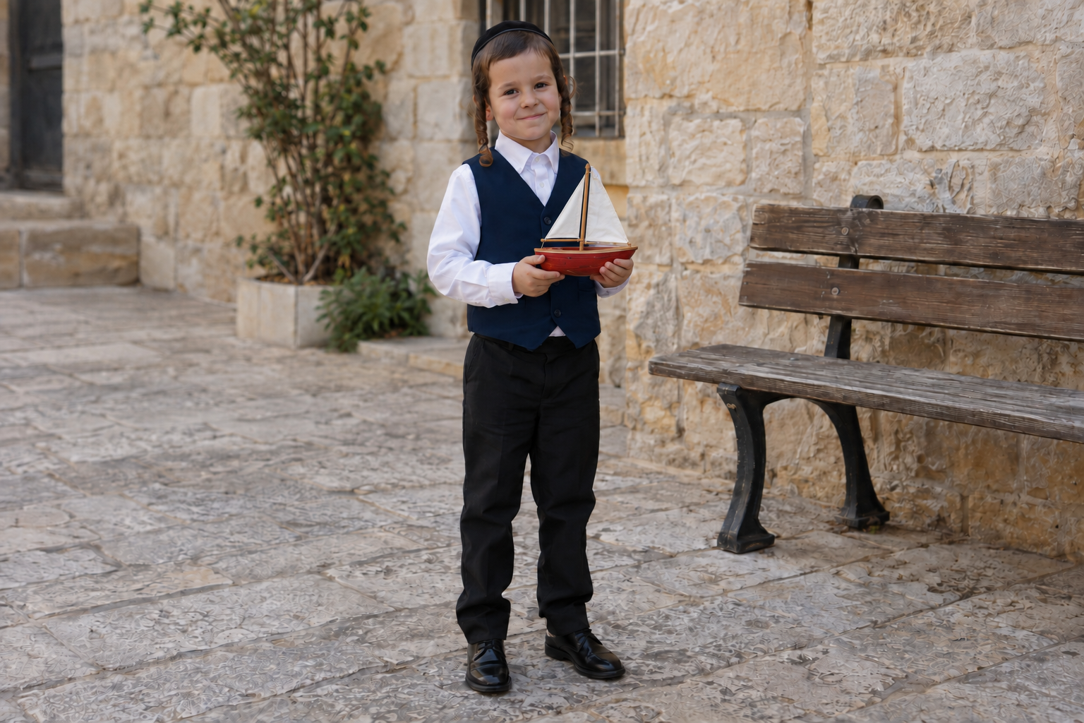 את התוצאה הזאת שלחנו לעריכה נוספת: החלפת המטוס בסירת מפרש קטנה.